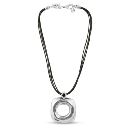 Short double-wrap leather necklace with silver-plated metal pieces and silver-plated metal plate