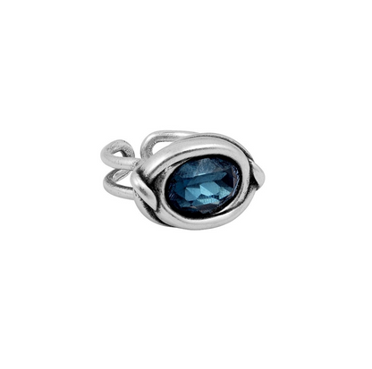 Silver ring with interlaced links and stunning blue Murano glass